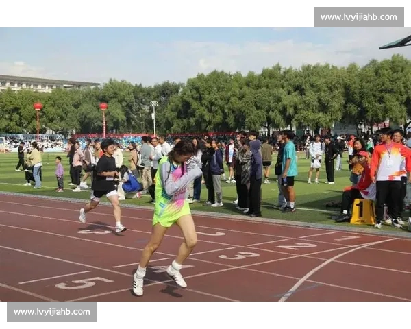 小镇运动会开跑：在汗水中拥抱美好生活